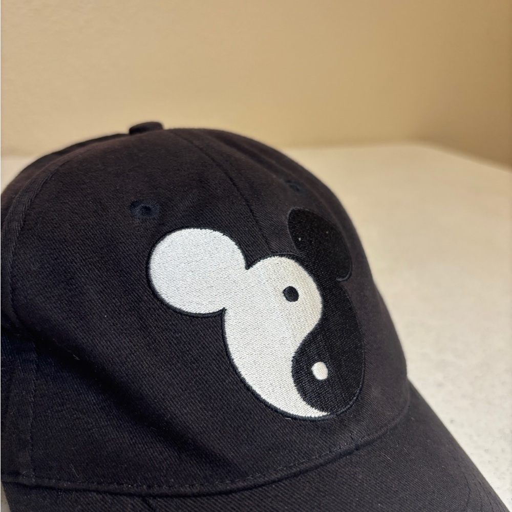 Vintage Walt Disney World Yin & Yang Mickey Mouse Hat – Adjustable Adult - Picture 3 of 7